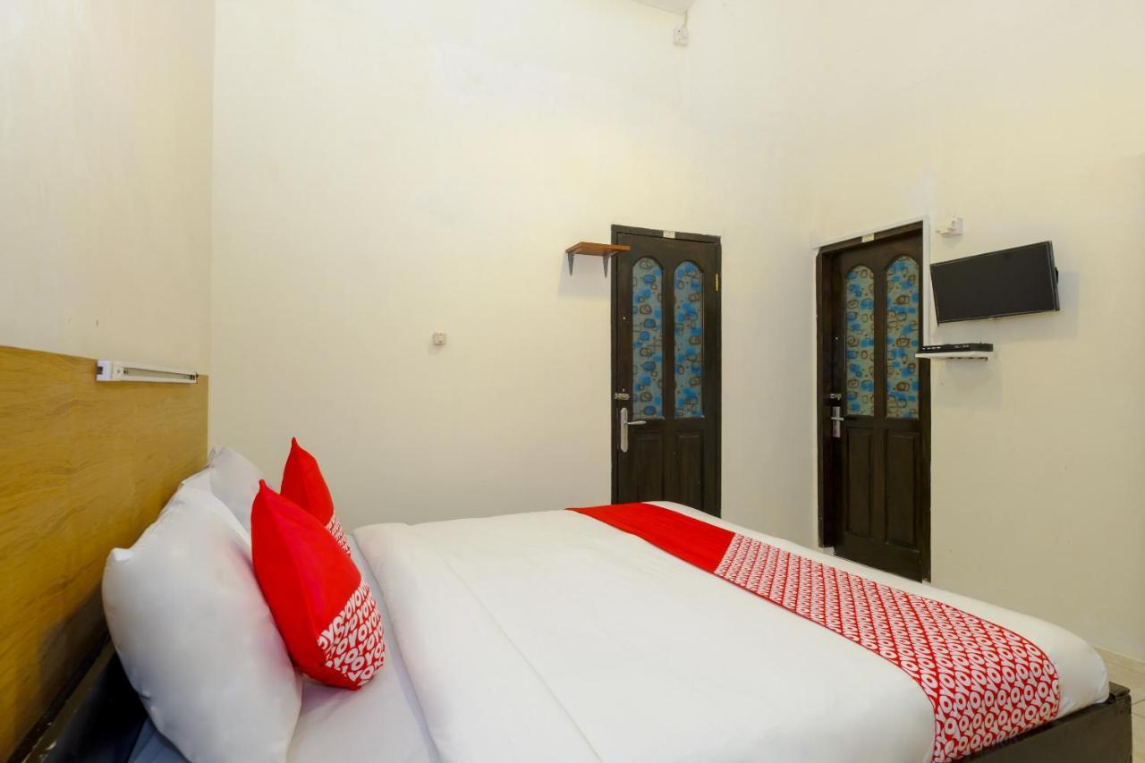 Oyo 3088 Green Valley House Senggigi Exterior photo