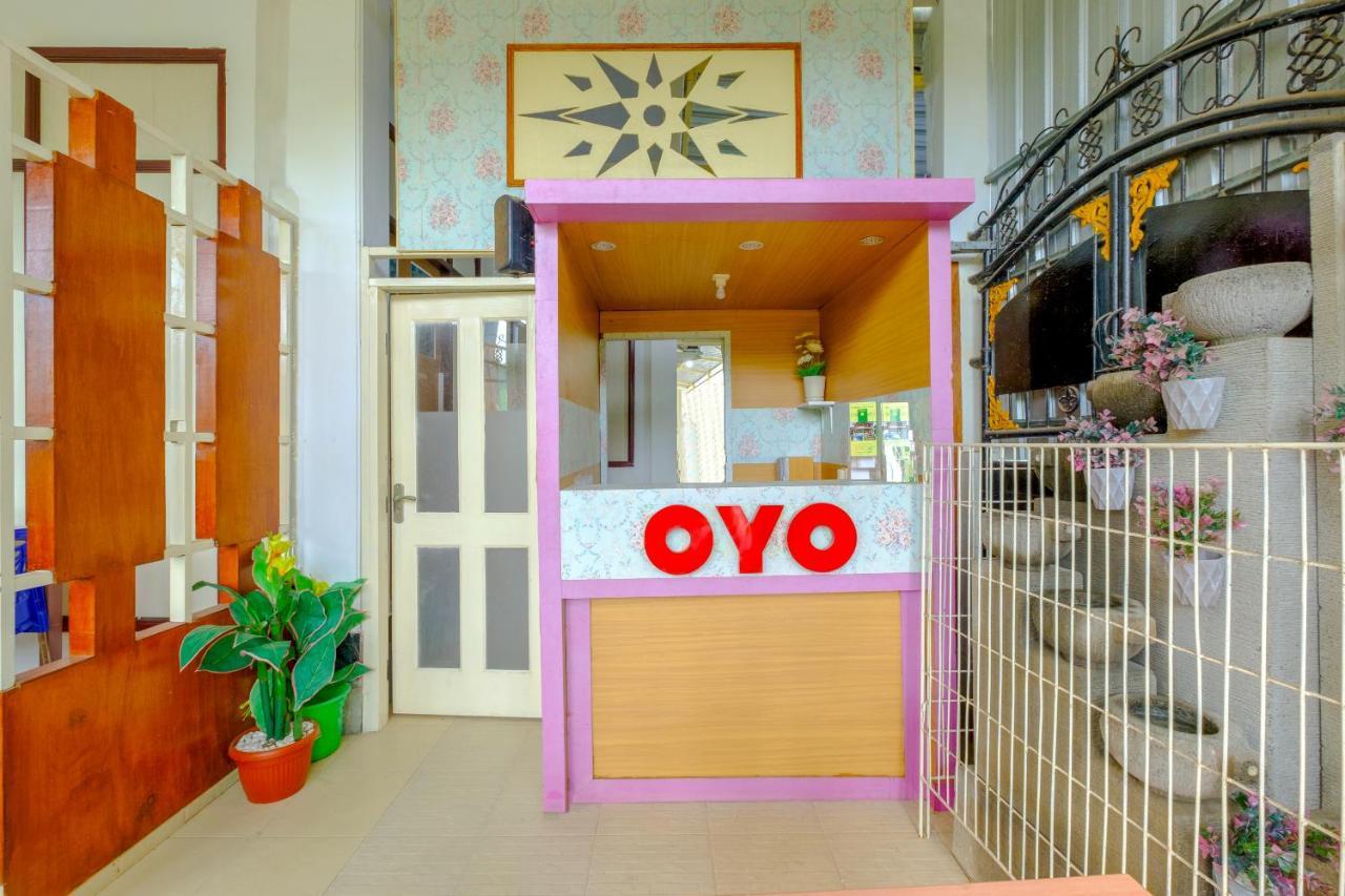 Oyo 3088 Green Valley House Senggigi Exterior photo