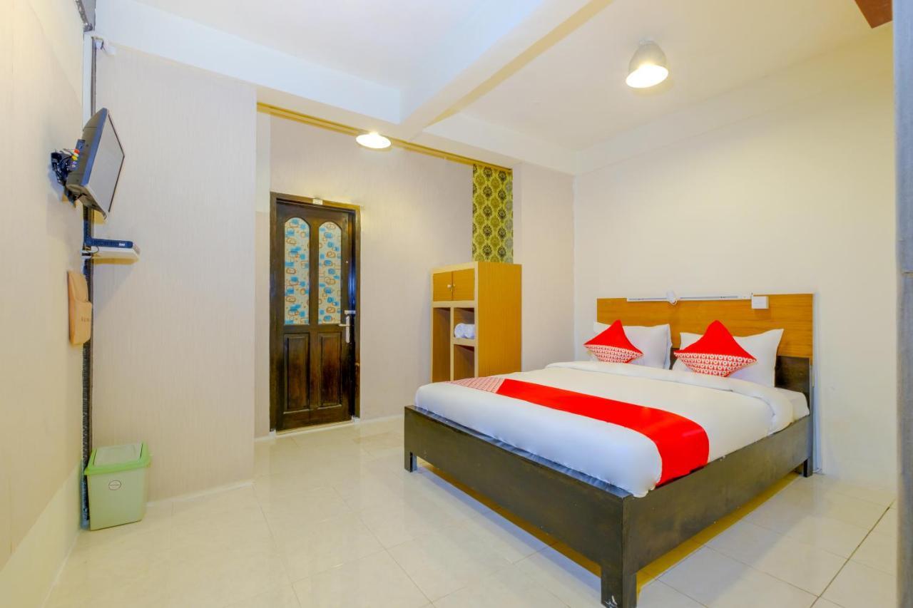 Oyo 3088 Green Valley House Senggigi Exterior photo